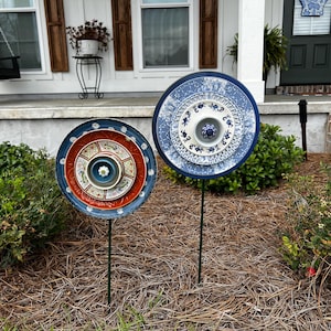 Lawn Garden Yard Art Set of 2 | Garden Flower | Plate Flowers | Outdoor Art Flowers | Glass Garden Flowers | Dish Flowers | Outdoor Decor
