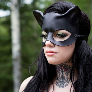 Black leather Cat Mask / Leather kitten mask / halloween mask / masquerade mask / mardi gras mask / Black mask / leather mask