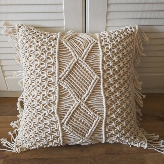 Macramé pillow cover 