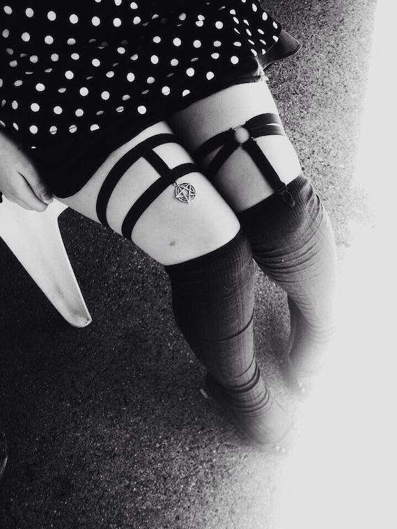 pentagram leg garter