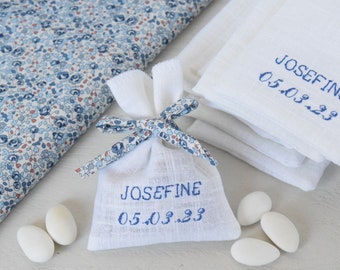 Ballotins dragees Linen white & Liberty blue Eloise blue / Sachet with embroidery first name date / Gifts for guests baptism communion