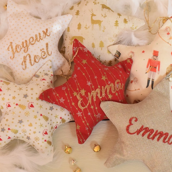 Etoile de noël prénom en tissu casse noisette rouge doré beige et grelot / cadeau premier noël déco baptême - étoile à personnaliser