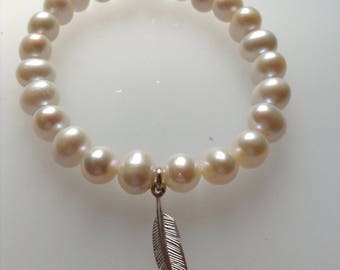 Pearl and Silver Feather Bracelet, Angel  feather Pearl Charm Bracelet, Sterling Silver and Cultured Pearl Bracelet on Silicone elastic