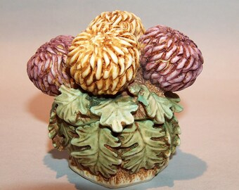 8423: Vintage Harmony Kingdom England Chrysanthemum Trinket Box Gardens at Vintageway Furniture