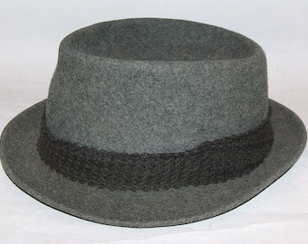 7893: Vintage Men's Cambrera Hat Paris 1929 Wool 1929 Fedora Gray at Vintageway Furniture