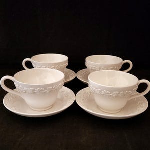 Wedgwood Queen&#39;s Ware Cream on Cream Embossed Cups & Saucers England ~ Set of 4