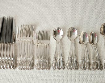 Wm A Rogers Oneida Chalice or Harmony 46 Piece Silver Plate Flatware Set ~ Service for 8