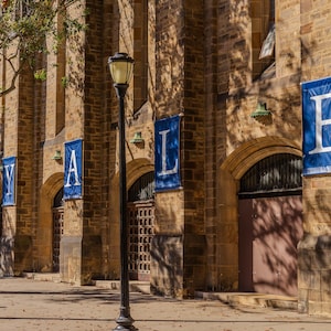 Yale University Canvas Art Print: New Haven, CT - Alumni Gift