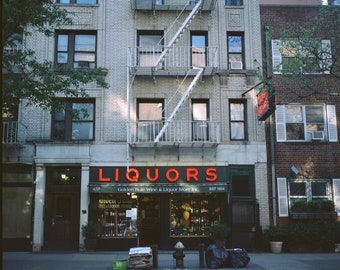 Print neon-slijterij: vintage NYC-bord, foto Rolleiflex