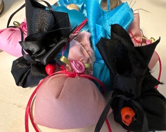 Pocket sized Hoodoo Mojo Bags
