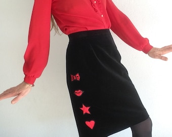 Escada | Vintage Velvet Skirt | 1990s | High Waist Pencil Skirt with Pop Pattern | Black/Red | Skirt with Symbols | Made in Germany | Size M