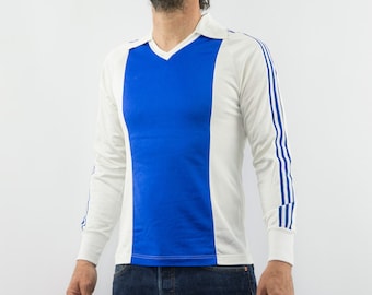 Camiseta de fútbol vintage Adidas de los años 70 / Blanca y azul con tres rayas y el logo del trébol / Nueva / Francia / Talla M