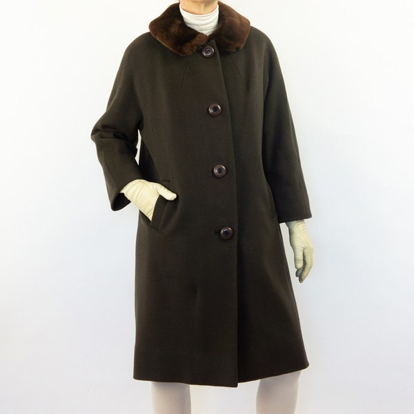 Manteau Mod Vintage | 1960s | Manteau en Laine Marron avec Col Fourrure | Manteau d'Hiver | 4 Boutons | Space Age | Made in Fance | Taille M