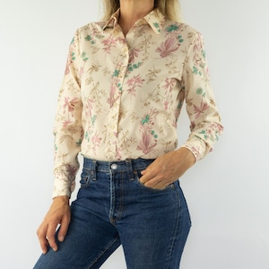 Vintage Print Shirt 1970s | Floral Blouse with Novelty Flower Print | Large Pointed Collar | Retro Pattern Shirt | Made in France | Size M