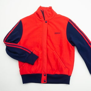 Adidas Veste de Survêtement Vintage 1980s Veste de Sport Bicolore Rouge/Bleu Marine Matelassé Made in Finlande Taille S image 6