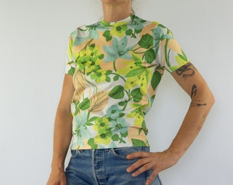 Tricot Lord | Vintage Floral Top | 1970s | Short Sleeve Sweater | White/Green/Salmon | French Vintage | Tergal | Made in France | Size M