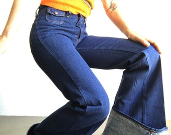 Vintage Levi’s Bell Bottom Jeans 1970s | High Waist Denim | White Tab | NOS | US 27-28