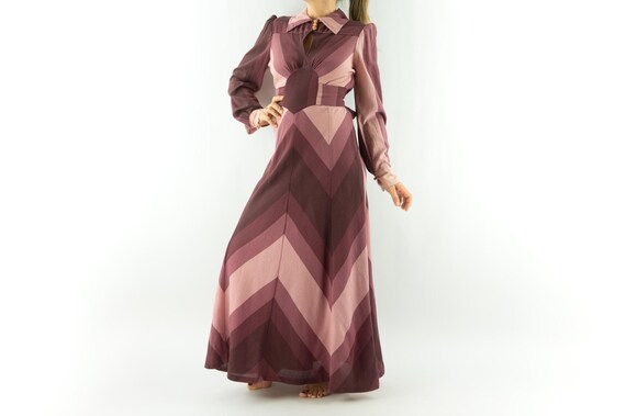 Vintage Maxi Dress 1970s | Chevron Pattern Cotton Pink Plum Shades | Retro Evening Boho | M