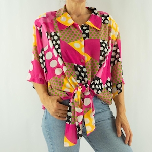 Vintage Oversized Hemd 1990er Jahre | Geometrisches Tupfenmuster im Memphis-Stil | Helle Farben | Fließendes Long Shirt Kleid | Grösse M/L