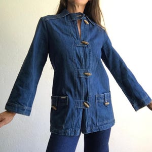 Veste Jean Vintage 1970s | Chemise Évasée Boutons Bascule Bois | Bohème Hippie | Grandes Poches | England | S