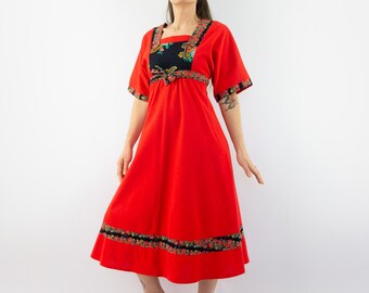Vestido floral vintage años 70 / Estilo pradera con delantal rojo y cinturón / Manga corta / Hecho en Francia / Talla S