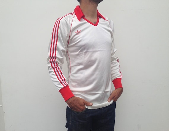 red and white striped soccer jersey