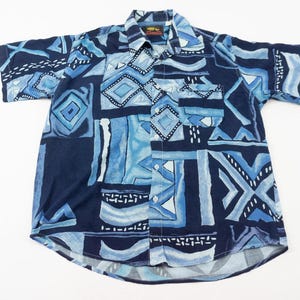 Vintage Print Shirt 1980/90s | Blue Abstract Pattern Shirt | Loose Oversize Fit | Short Sleeve Button Up | Retro Crazy 90s Look | Size M