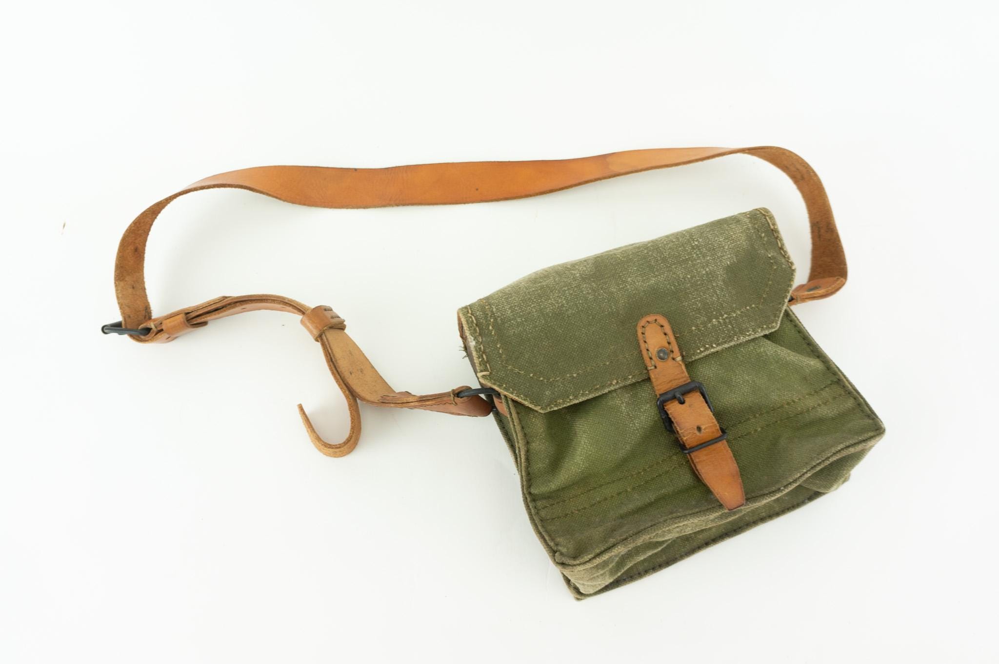 Vintage French Army Musette Bag 1950s | Khaki Canvas & Leather 