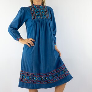 Vintage Hippie Dress | 1970s | Blue Dress with Floral Pattern | Indian Cotton Dress | Embroidery/Mirror | Made in India | Size S