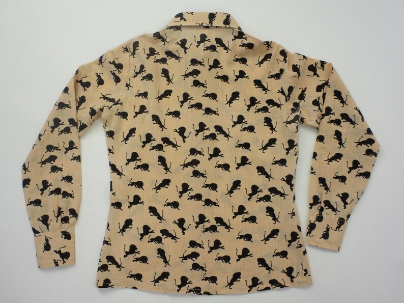 Vintage Print Shirt 1970s | Beige Cotton Lions Print Blouse | Big Retro Collar | France | S image 6