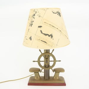Foresti & Suardi | Lampe Nautique Vintage 1980s | Pied en Laiton Roue de Gouvernail | Abat-Jour Carte Marine | Chevet/Bureau | Made in Italy
