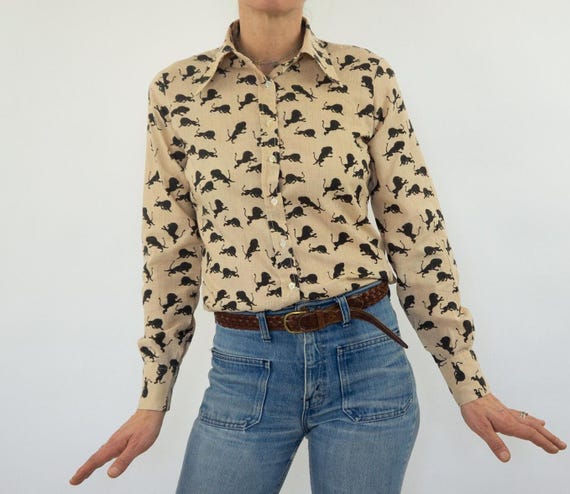 Vintage Print Shirt 1970s | Beige Cotton Lions Print Blouse | Big Retro Collar | France | S