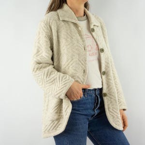 Kardigan z wełny w stylu vintage | Lata 80. | Długi rękaw, dzianinowy kardigan | Wełna, kolor kremowy | Kurtka dzianinowa | Oversize | Wyprodukowano we Francji | Rozmiar M