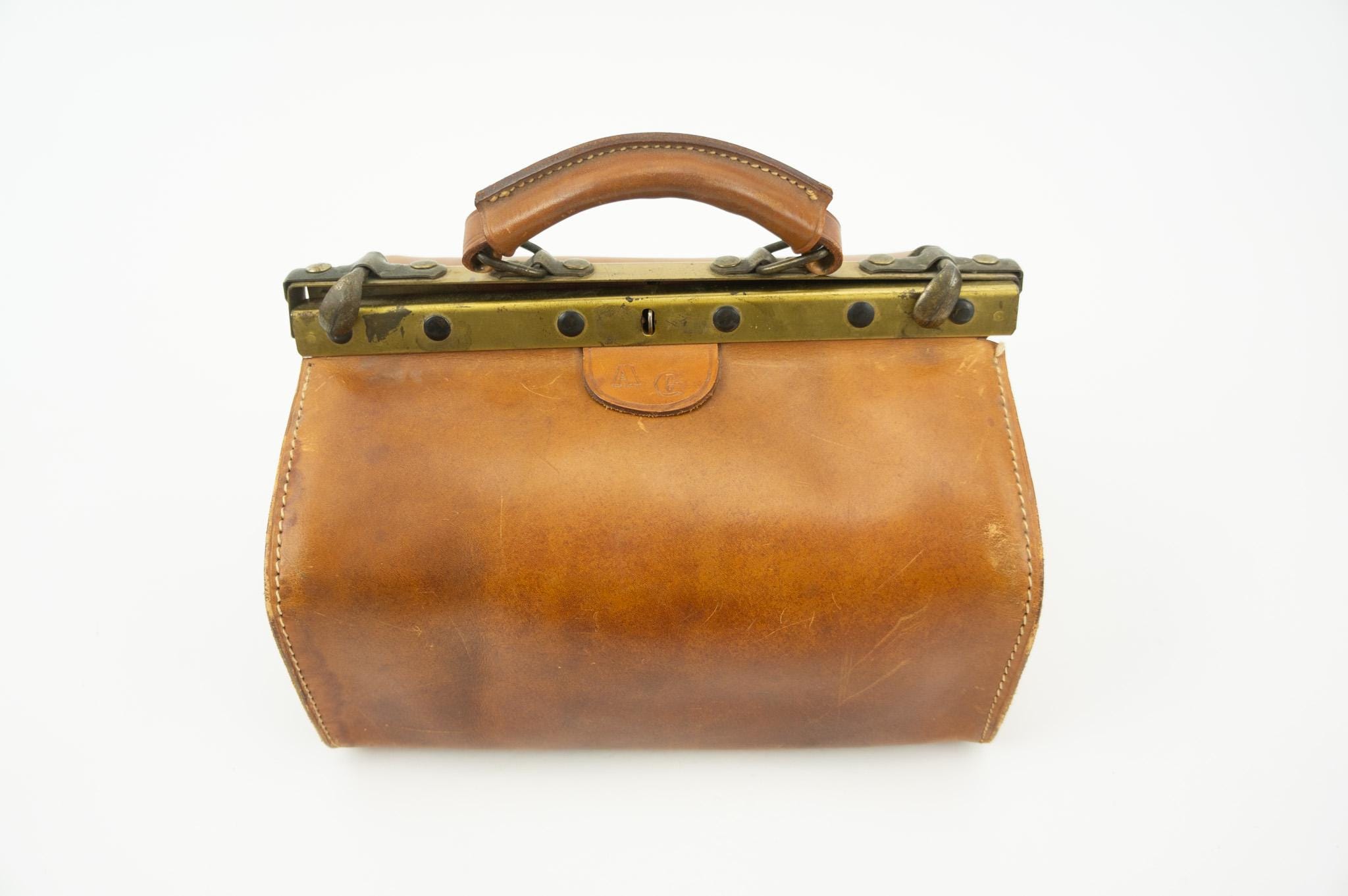 Vintage Doctor's Bag 1970s | Natural Brown Thick Leather Gladstone