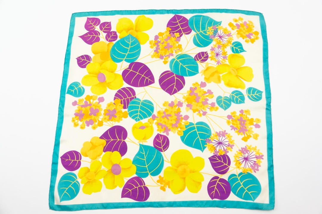 Women Vintage Pure Color Flod Shawl Scarf