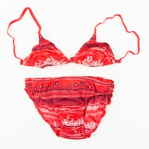Vintage Bikini 1980s | Red Floral 2 Piece Swimsuit | Triangle Top Swimsuit | Full Brief | NOS | Made in Spain | Size M/L