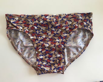 Vintage Men’s Swim Brief 1970s | Swim Trunks with Blue Brown Beige Abstract Print | Retro Swimwear Shorts | NOS | Size S/L