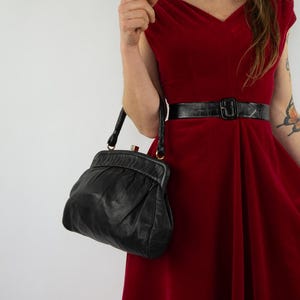 Bolso de piel vintage / Años 70 / Bolso de mano negro / Bolso de noche / Bolso de mano / Bolso de mano / Fabricado en Francia / Tamaño mediano