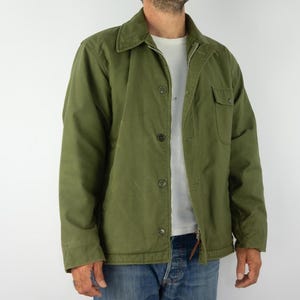 US Marine | Vintage 1970er Jahre A-2 Deck Jacket | Vietnamkrieg Militär Mantel | Kaltwetter Oberbekleidung | gestempelt USN Khaki Jacke | Hergestellt in den USA | M