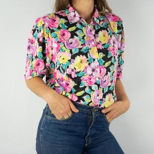 Vintage 1980s Floral Blouse | Bold Multicolor Print | Classic Shirt Collar | Puff Short Sleeves | Vibrant Retro Style | Size L