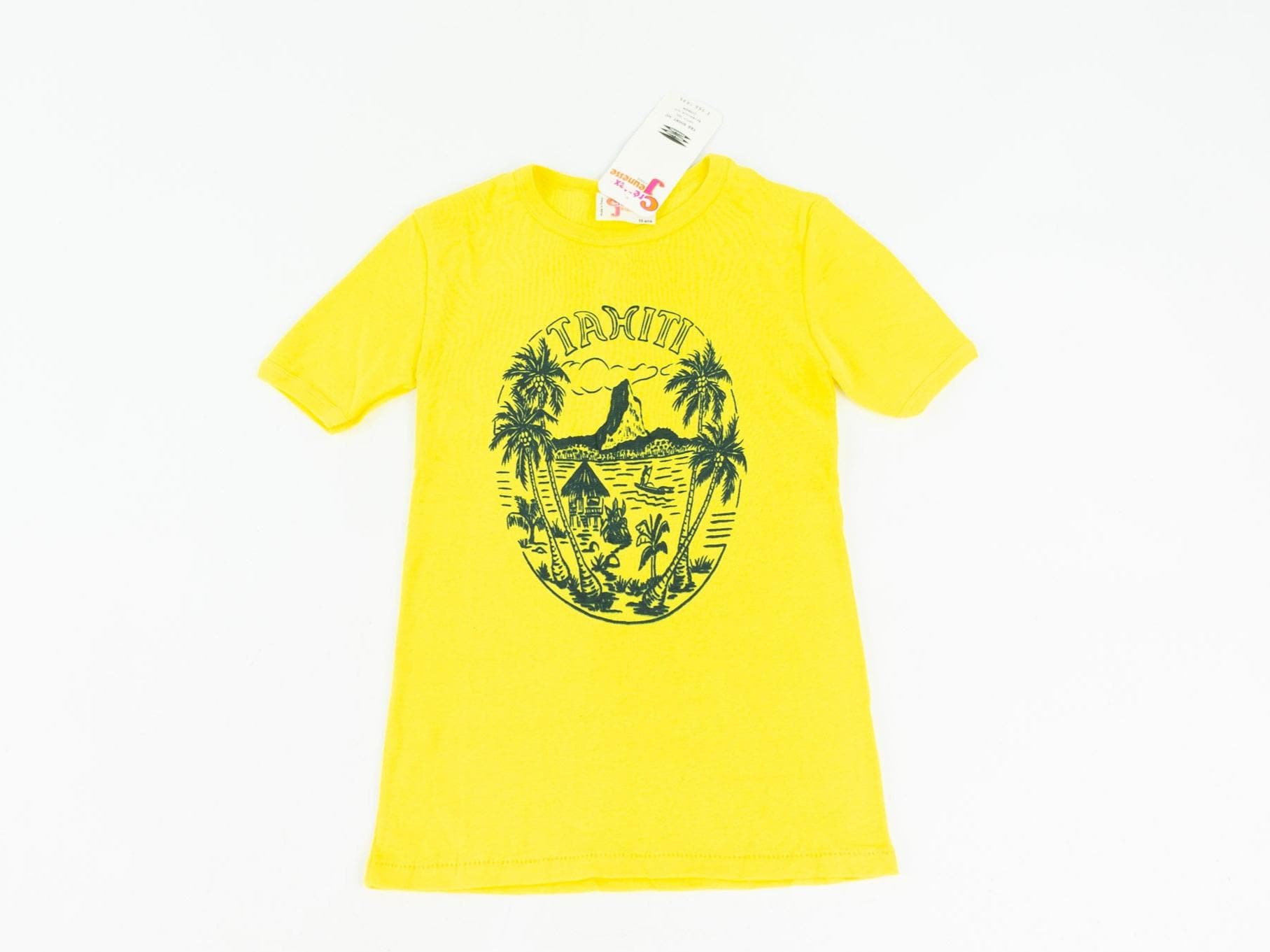 Vintage T-shirt 1970s | Tahiti Souvenir Tee | Retro Graphic Print