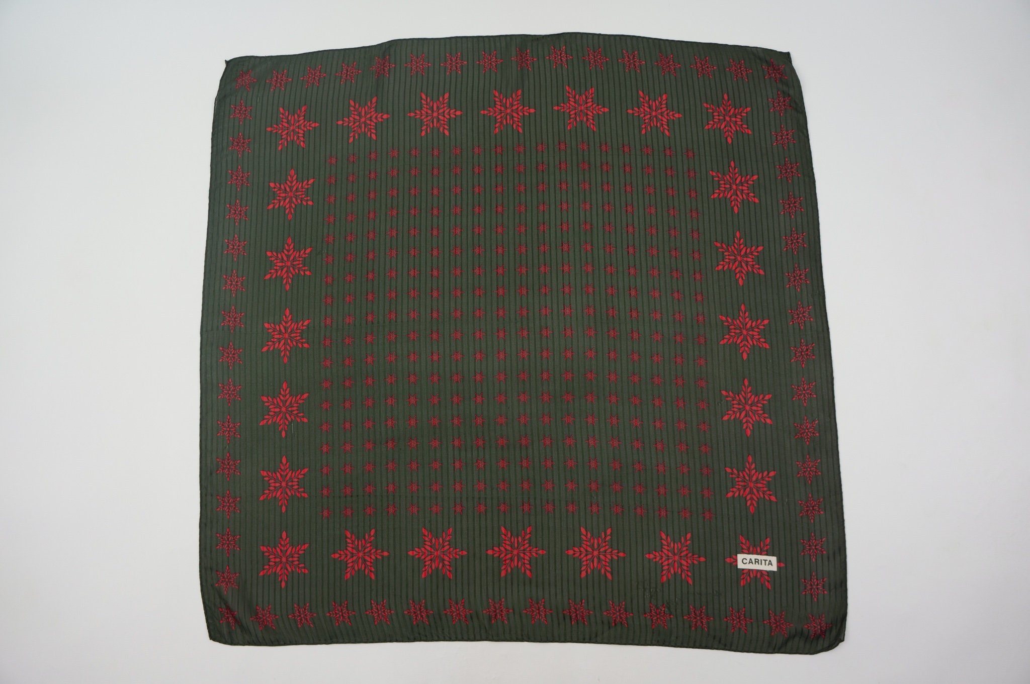 FOULARD En SOIE 100% CARITA Vintage - Motif Géométrique Multicolore - Occasion (état D'usage)