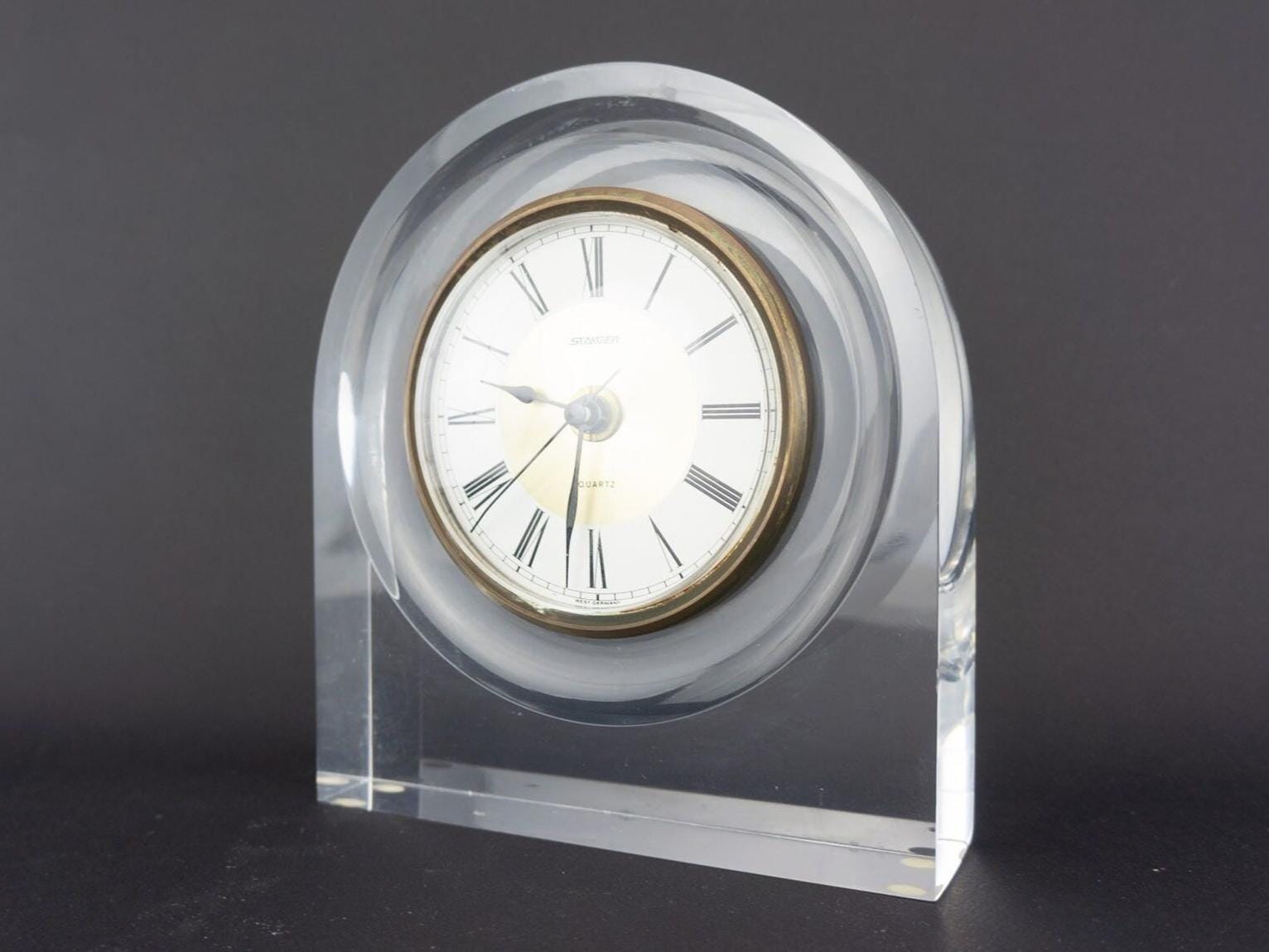 Reloj vintage de metacrilato Staiger, años 80, de sobremesa, de