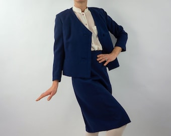 Tailleur Jupe Vintage 1950s | Veste Courte Asymétrique & Jupe Crayon | Ensemble Bleu | France | M