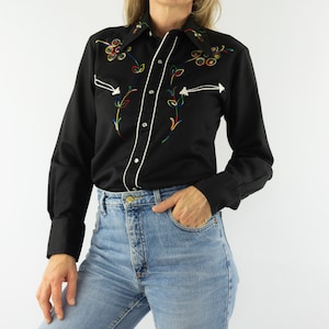 シアーズ ヴィンテージ ウエスタンシャツ 1970年代 | 花柄刺繍入りブラックコットン | カウボーイロデオシャツ | ロカビリーカントリースタイル | アメリカ製 | S