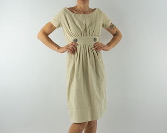 Vintage Cord Kleid 1960er Jahre | Beige Geprägte Samt, Hohe Taille | Hergestellt in Frankreich | XXS