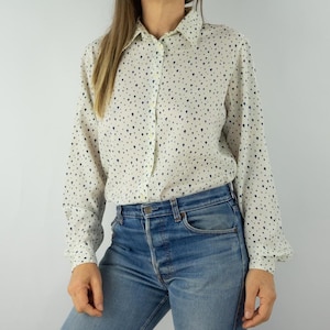 Gérard Pasquier | Camisa estampada vintage | Anos 80 | Blusa branca com estampa de lágrima | Mangas compridas | Gola clássica | 100% poliéster | Tamanho G