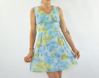 Vintage blommig miniklänning från 1960-talet | Ärmlös babydoll, mod retrostil | Frankrike | S