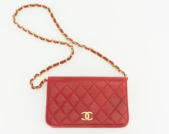 Chanel - Wallet on Chain | Vintage Leather Bag | 1990s | Red Purse | Quilted Leather | Gold Chain | Flap Bag | Authentic | Made in France