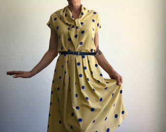 Gérard Pasquier | Robe à Pois Vintage | 1980s | Robe Jaune et Bleue | Ceinture Vinyle Bleu | Col Écharpe | Made in France | Taille M